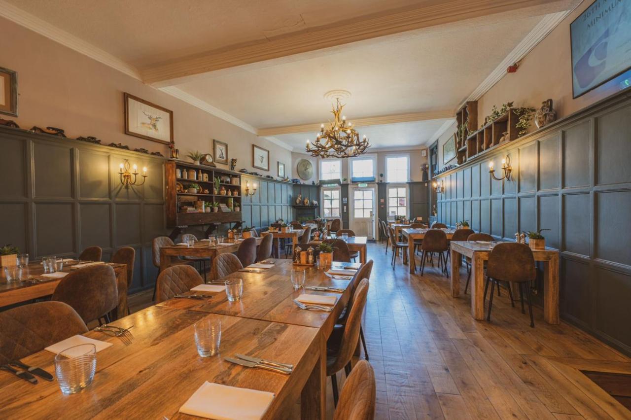 The Stag Hotel And Mailmans Arms Линдхърст Екстериор снимка