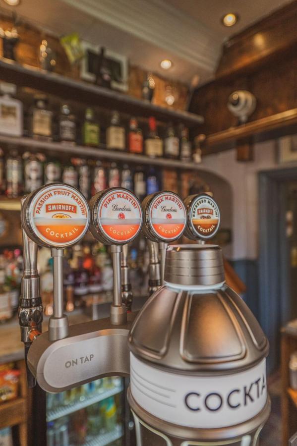 The Stag Hotel And Mailmans Arms Линдхърст Екстериор снимка
